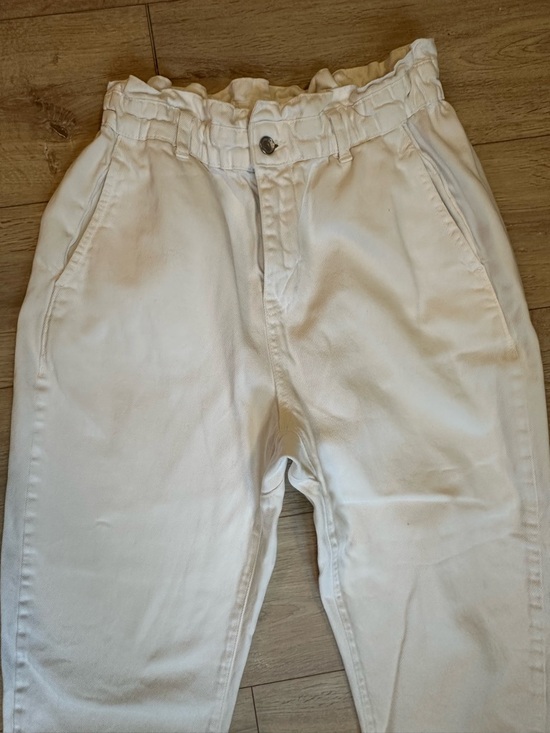 Zara Denim - ZARA- White Paperbag Waist Pants - Baggy/ Boyfriend jeans!